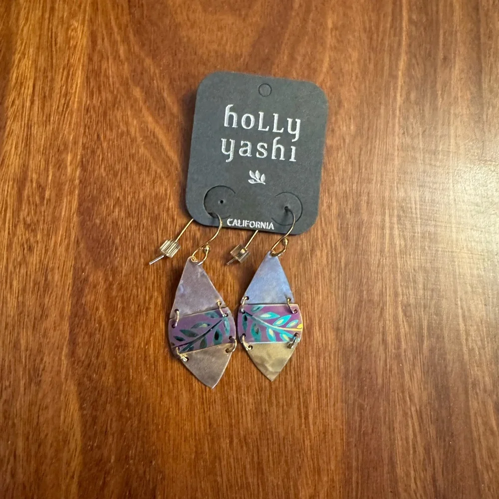 Holly Yashi Riverwind Earrings - Picture 1 of 2